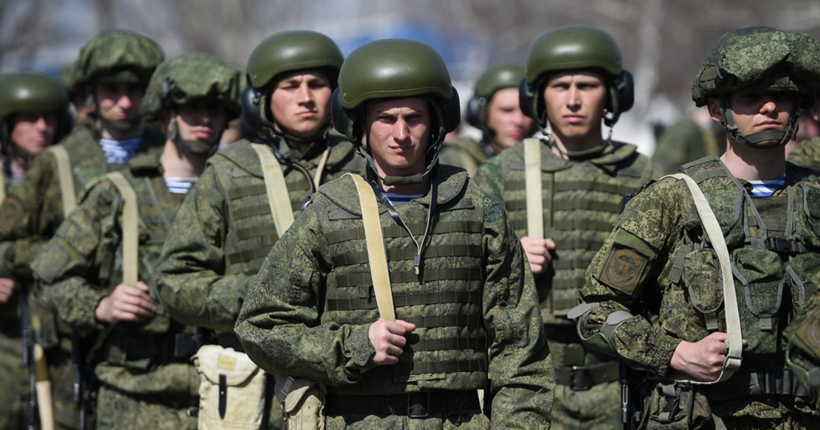 Окупанти перекидають через Маріуполь війська в напрямку Бердянська