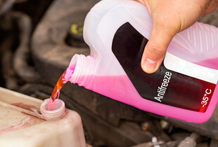 Як перевірити антифриз на підробку за 5 секунд: порада від механіків