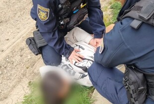 На Закарпатті школяр відкрив стрілянину в класі: поранено учня