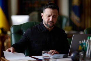 Від 30 000 грн в тилу: Зеленський анонсував збільшення виплат в ЗСУ і контракти з чіткими термінами