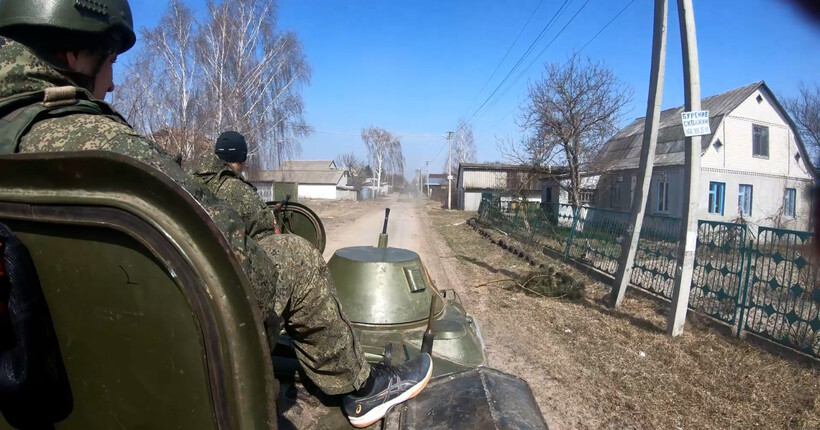 Катував та імітував страту цивільних на Київщини: в Україні засудили військового рф