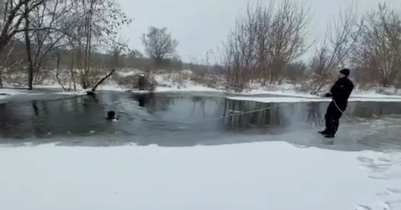 На Кіровоградщині діти провалилися під кригу: тіло одного хлопчика знайшли, пошуки іншої дитини тривають