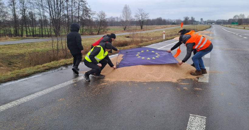 Польські жінки оприлюднили звернення до фермерів, що блокують український кордон